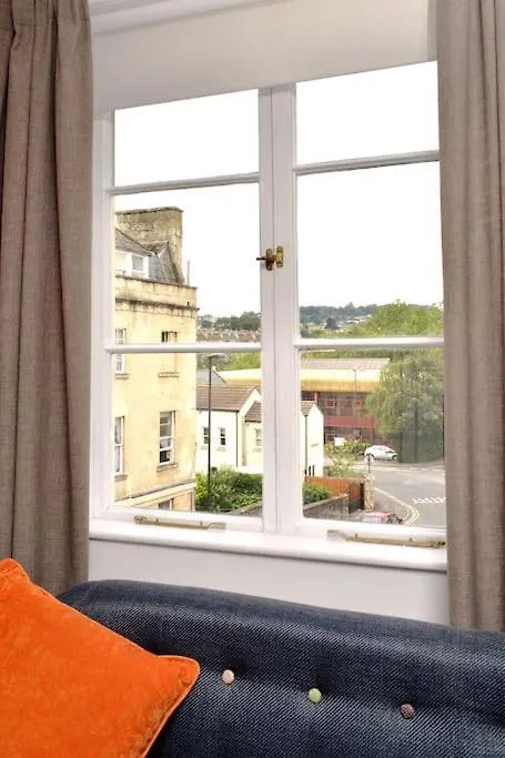 **Spotless, Bright 2 Double Bed, Period Features** Apartment Bath